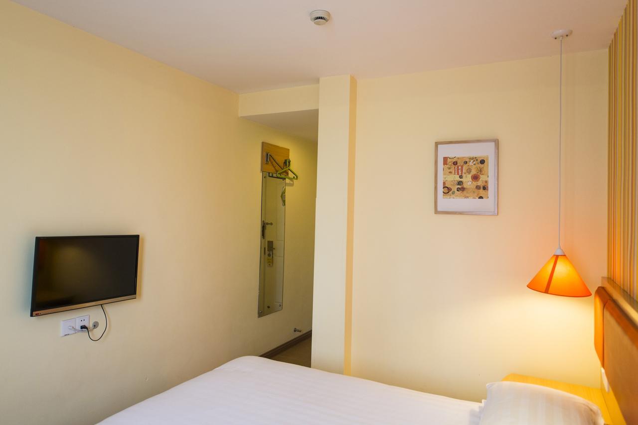 Home Inn Changchun Dajing Road Ouya Outlets 外观 照片